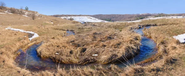 Small River Flow Dry Spring Prairie — Stock Photo, Image