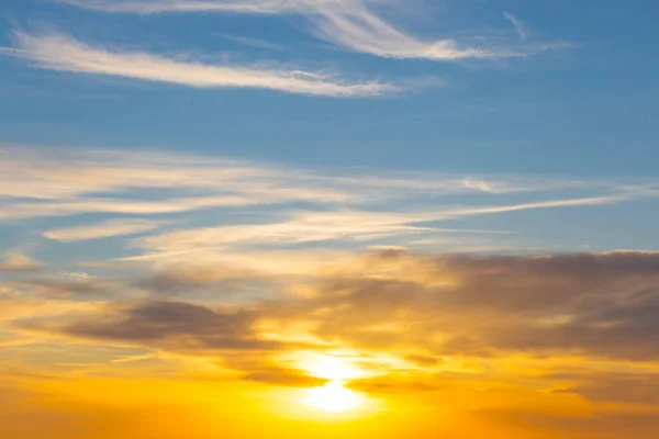 Dramatischer Sonnenuntergang Über Dem Bewölkten Himmel Guter Natürlicher Hintergrund — Stockfoto