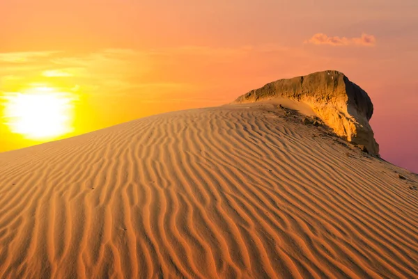 Dramatic Red Sunset Sandy Desert Dune Good Outdoor Background — Stock Photo, Image