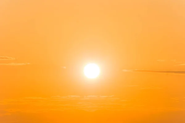 Sfondo Del Cielo Naturale Sera Tramonto Rosso Sul Cielo Nuvoloso — Foto Stock