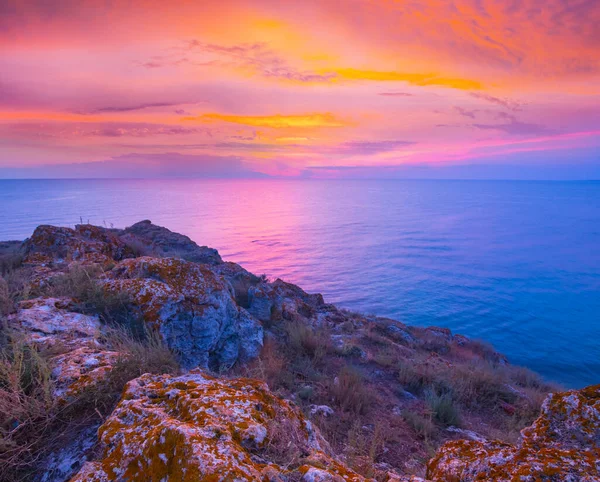 Tranquila Baía Mar Pôr Sol Dramático Crepúsculo Fundo Natural — Fotografia de Stock