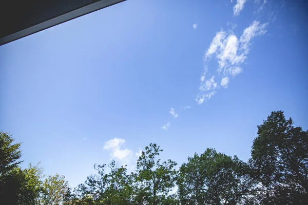 Summer Sky Seen Seaside Shops — Stock Photo, Image