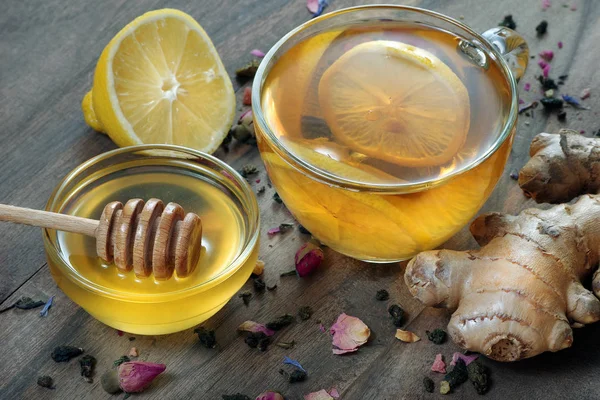 Honig Zitrone Und Eine Tasse Tee Traditionelle Erkältungsmittel — Stockfoto