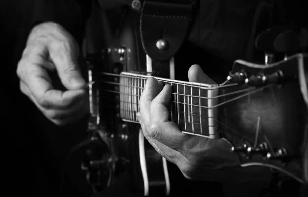 Gitarzysta Ręce Gitara Bliska Grać Gitarze Elektrycznej — Zdjęcie stockowe