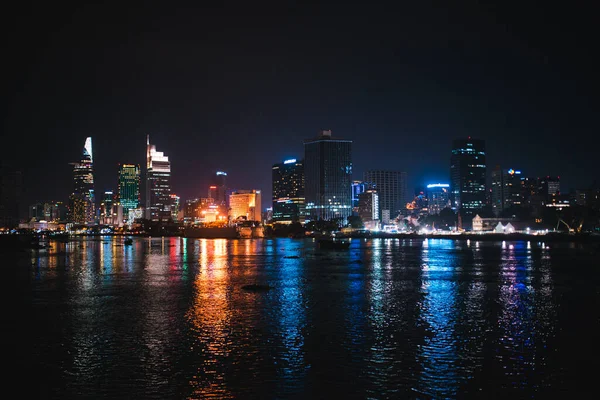 Город Ночной Хошимин Вьетнам — стоковое фото