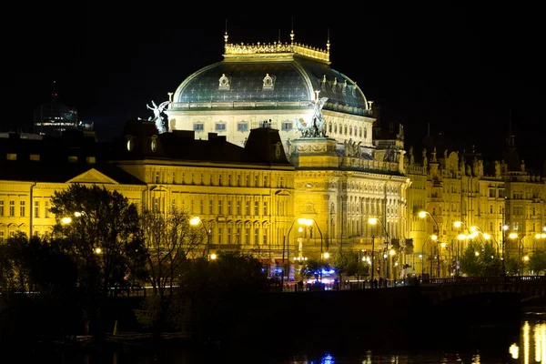 National Theatre at night in Prague — Stock Photo, Image