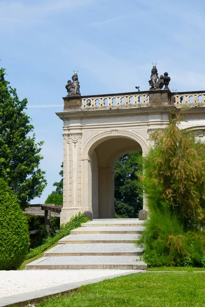 Prager Burg Detail und Gärten — Stockfoto