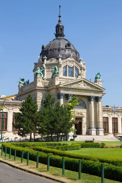 Baño Szechenyi en Budapest —  Fotos de Stock