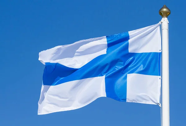 Finland flagga blåser — Stockfoto