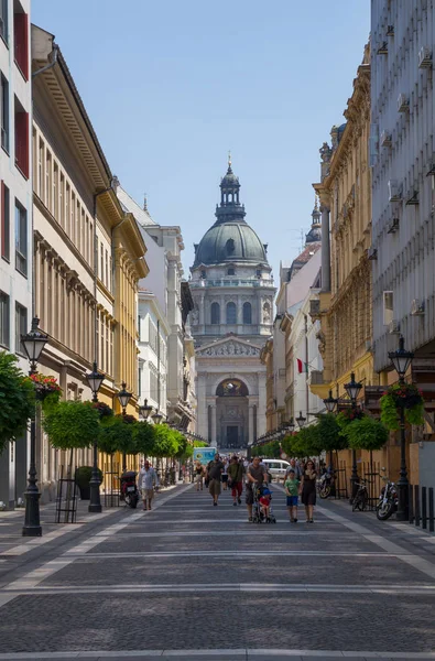 Vista de la Basílica de San Esteban desde la calle Zrinyi — Foto de Stock