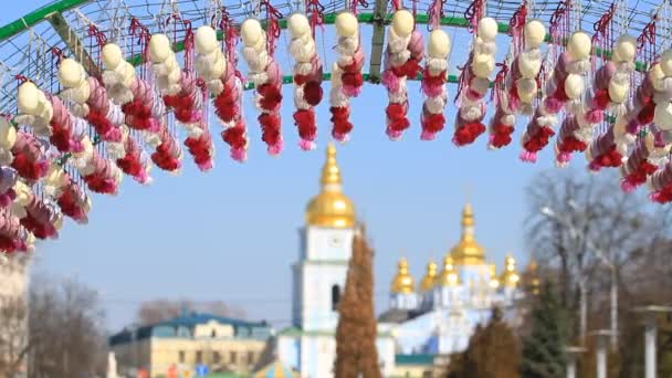 复活节彩蛋和圣迈克尔大教堂在基辅 乌克兰 — 图库视频影像