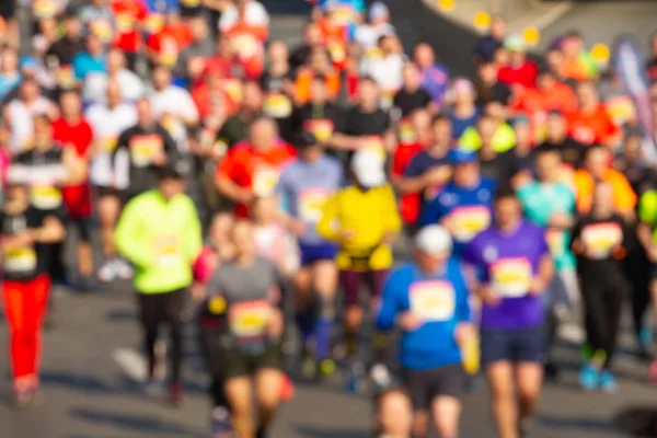 Multidão de pessoas correndo maratona — Fotografia de Stock