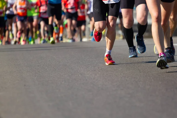 Kiev Ucrania Abril 2018 Piernas Atletas Corriendo Media Maratón Kiev —  Fotos de Stock