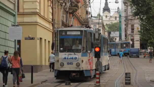 Lviv Ukraine August 2016 Alte Straßenbahn Auf Dem Zentralen Platz — Stockvideo