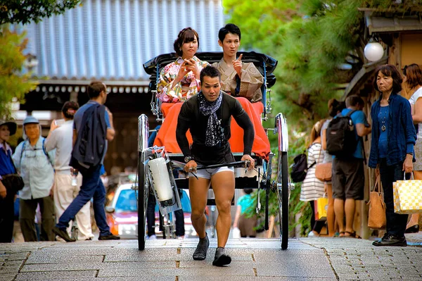 Rickshaw - O carrinho de passageiros japonês de duas rodas — Fotografia de Stock