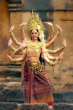 Angkor Wat, Kamboçya - 20 Mayıs 2016: Klasik Khmer dansçılar