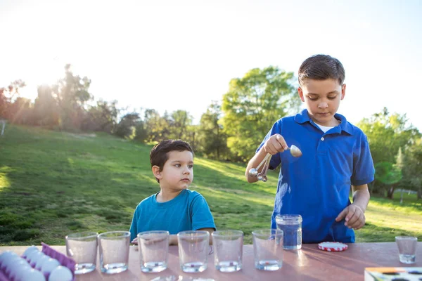 Young Boys Having Fun Coloring Easter Eggs — Stock Photo, Image