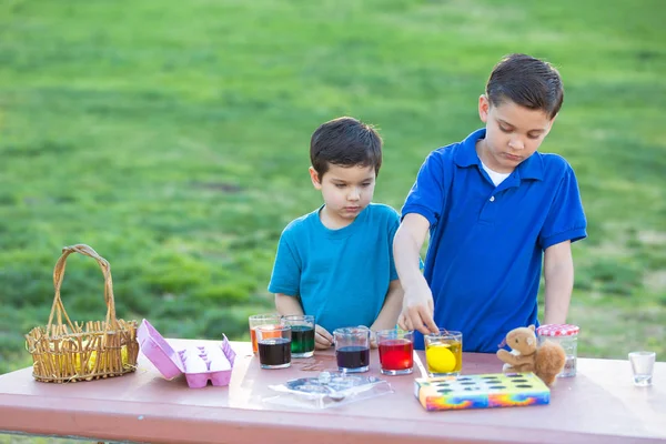 Young Boys Having Fun Coloring Easter Eggs — Stock Photo, Image