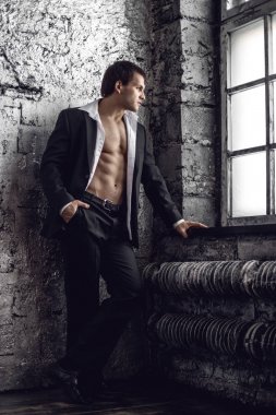 yakışıklı seksi adam