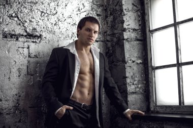 yakışıklı seksi adam