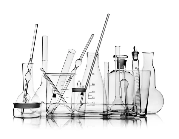Grupo Objeto Cristalería Laboratorio Sobre Fondo Blanco Aislado Foto Horizontal — Foto de Stock
