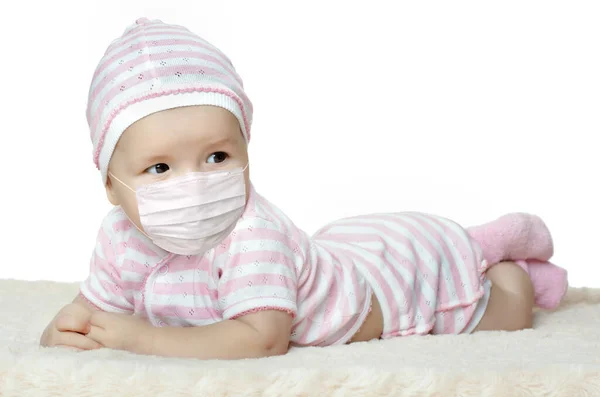 Piccolo Bambino Maschera Medica Sfondo Bianco Isolato Concetto Pandemia Coronavirus — Foto Stock