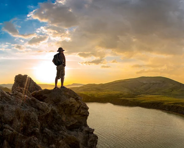 Touristen Stehen Auf Dem Gipfel Auf Schönheit Natur Meereslandschaft Krim — Stockfoto