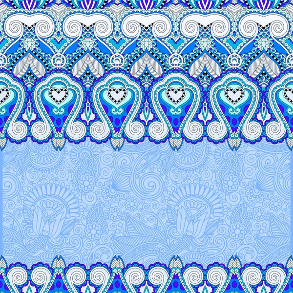 Blauer ornamentaler Hintergrund mit Blumenband, Streifenmuster — Stockvektor