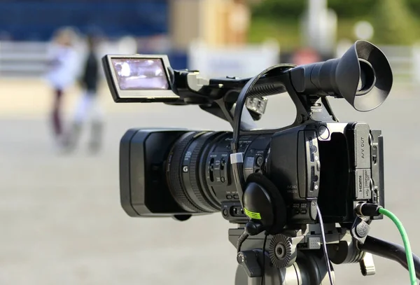 Work videographer camera before shooting — Stock Photo, Image