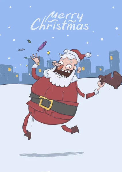 Tarjeta de Navidad con Santa Claus sonriente divertido. Santa trae regalos y lanza caramelos en el fondo nevado de la ciudad. Ilustración vectorial vertical. Personaje de dibujos animados con letras. Copiar espacio . — Vector de stock