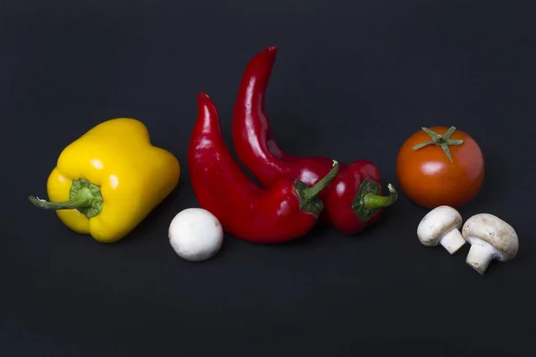 Yellow Red Peppers Tomatoes Dark Background Composition Peppers Tomatoes Black — Stock Photo, Image