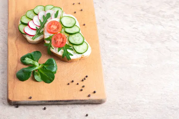 Panini Vegani Con Crema Cagliata Fatta Casa Con Erbe Aromatiche — Foto Stock