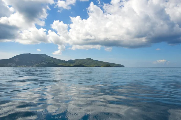 Anse Mitan - Ilet Ramier - Martinica - Isla tropical — Foto de Stock