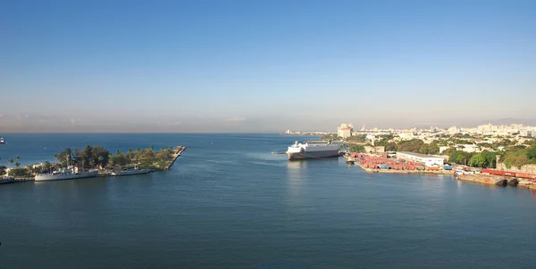 Santo Domingo waterfront, kıyı ve shyline - Dominik Cumhuriyeti