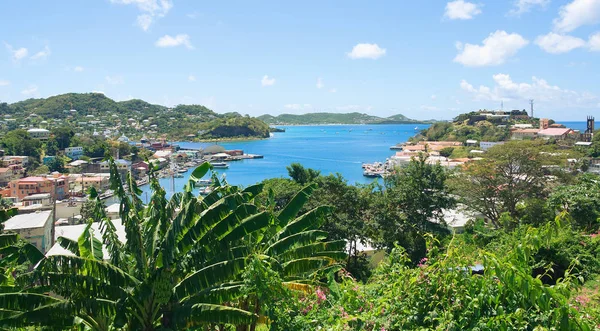 Grenada Adası - Saint George's - Inner harbor ve şeytanlar bay — Stok fotoğraf
