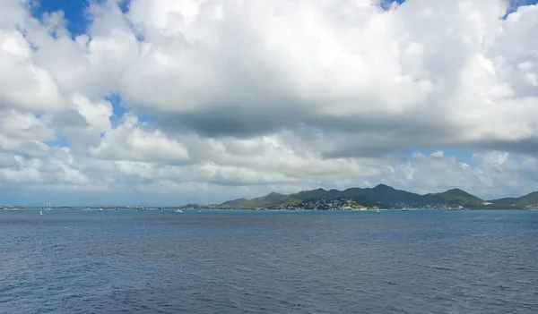 Bahía Simpson y Gran Bahía - Philipsburg Sint Maarten - Isla tropical del Caribe — Foto de Stock