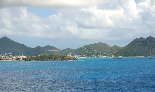 Bahía Simpson y Gran Bahía - Philipsburg Sint Maarten - Isla tropical del Caribe — Foto de Stock