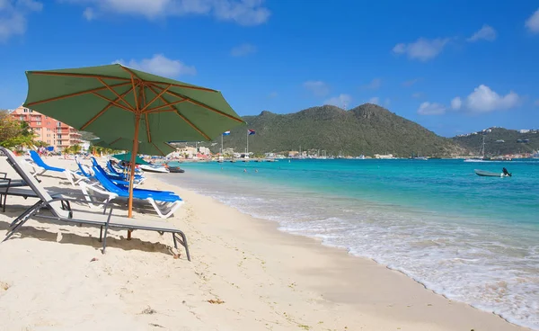 Great Bay beach - Philipsburg Sint Maarten - Isla tropical del Caribe — Foto de Stock