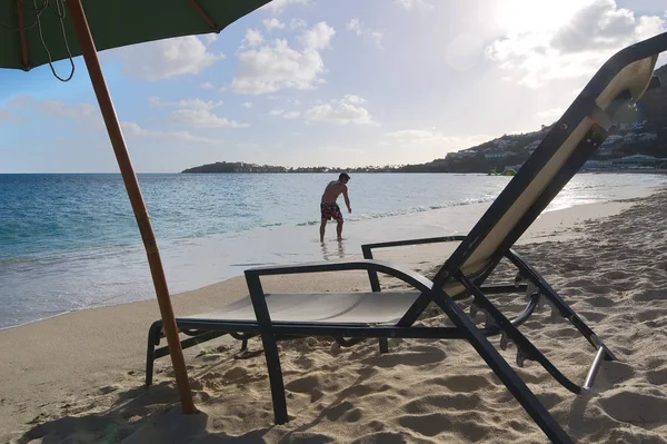 Great Bay beach - Philipsburg Sint Maarten - karibské tropický ostrov — Stock fotografie