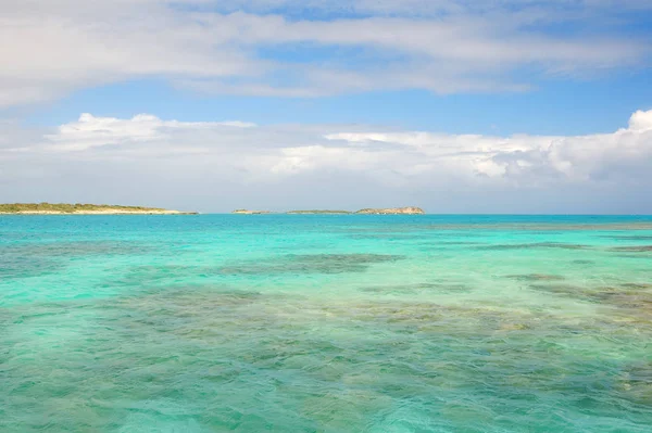 Antigua isla y costa - Saint John 's - Antigua y Barbuda — Foto de Stock