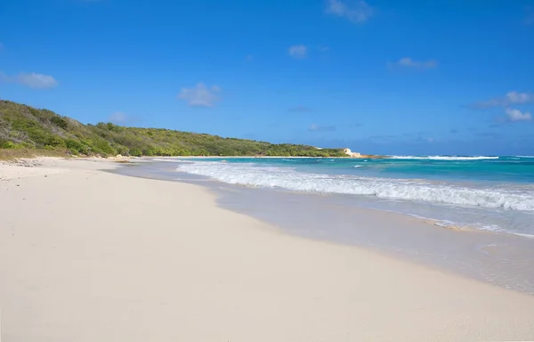 Half Moon Bay Costa do Oceano Atlântico - Ilha tropical do Caribe - Antígua e Barbuda — Fotografia de Stock