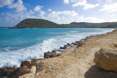 Half Moon Bay Atlantik Okyanusu kıyısı - Karayip tropik ada - Antigua ve Barbuda
