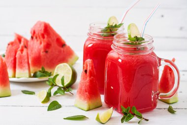 Taze karpuz smoothies
