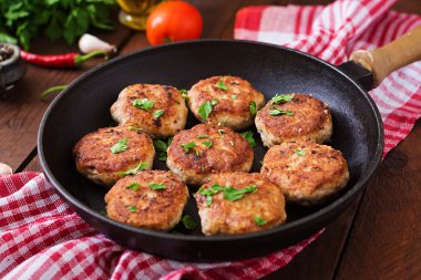 Sulu lezzetli et pirzola