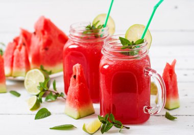 Taze karpuz smoothies
