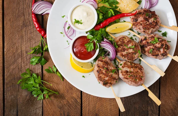 Kofta kebab appetitoso (polpette di carne ) — Foto Stock