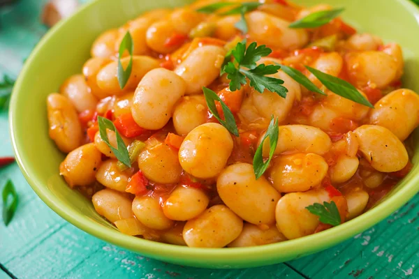 Frijoles blancos al vapor con verduras — Foto de Stock