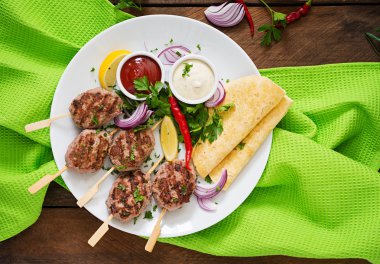 İştah açıcı köfte kebap (köfte) 