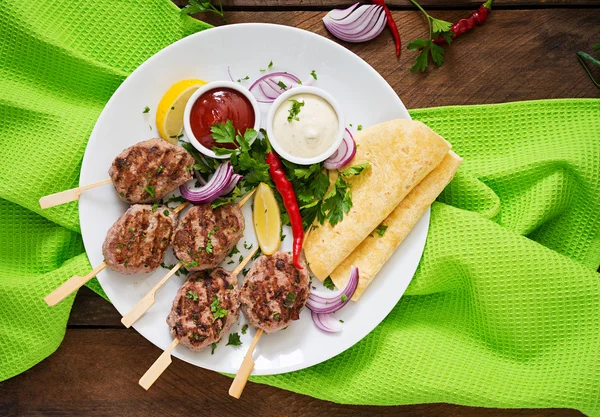 Kofta kebab appétissant (boulettes de viande ) — Photo
