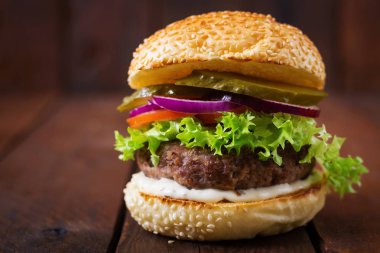 büyük lezzetli hamburger